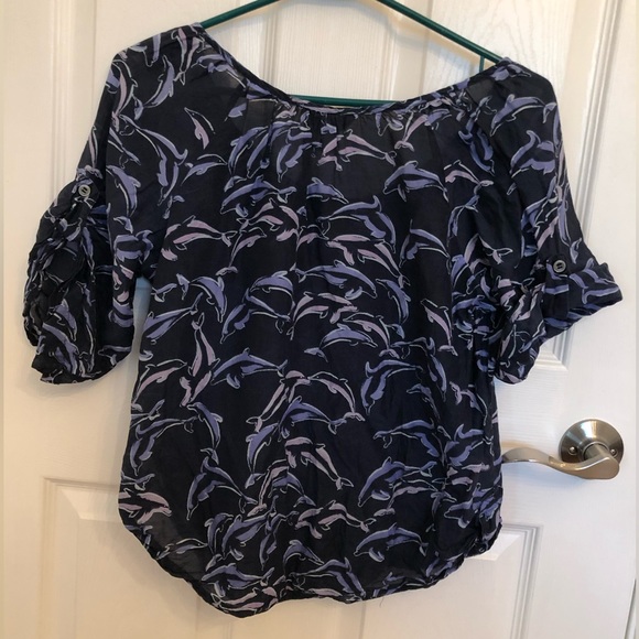 Size S chiffon top with dolphin design - Picture 2 of 3